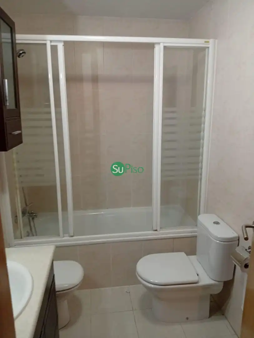 Bany de Pis en venda en El Viso de San Juan amb Aire condicionat, Calefacció i Moblat