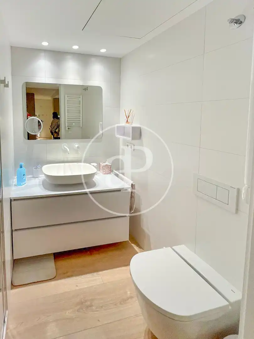 Badezimmer von Wohnung zum Verkauf in Valencia mit Klimaanlage und Heizung