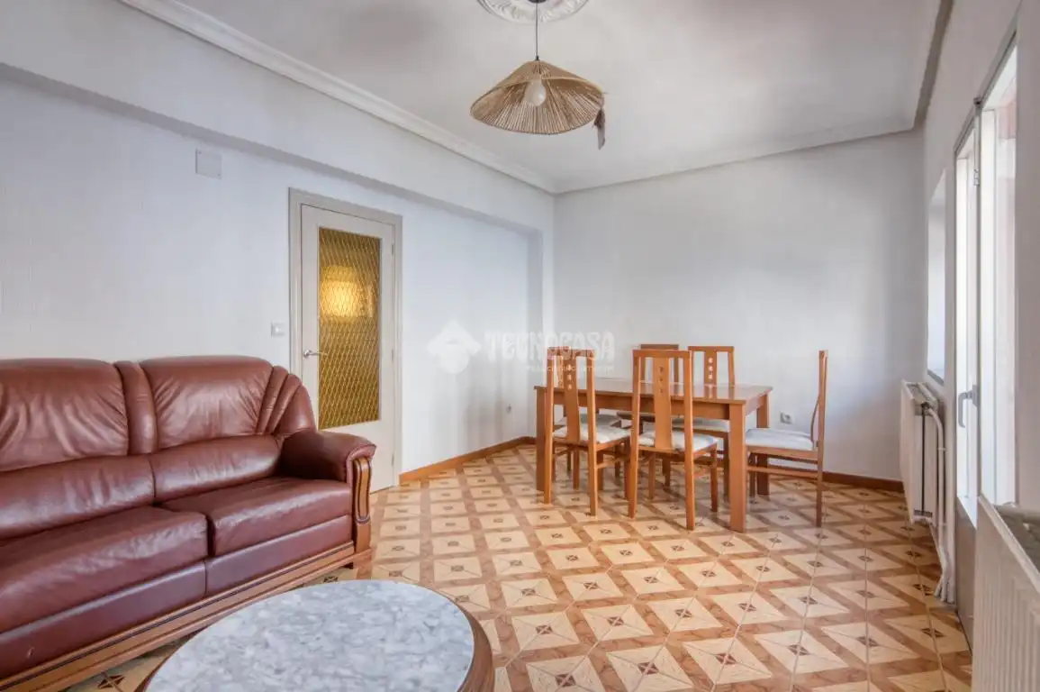 Living room of Flat for rent in Salamanca  with Heating