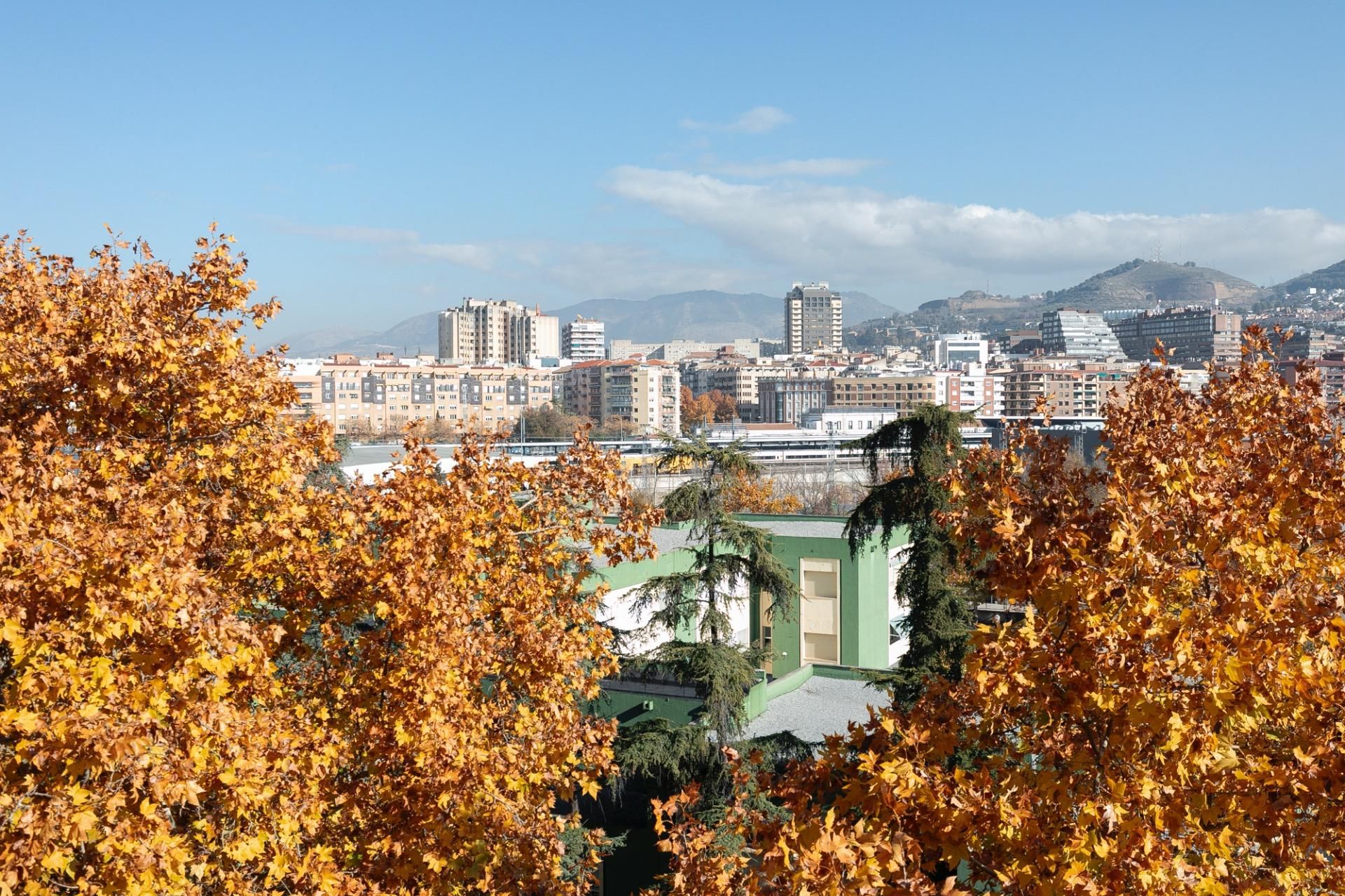 Vista exterior de Pis en venda en  Granada Capital amb Balcó
