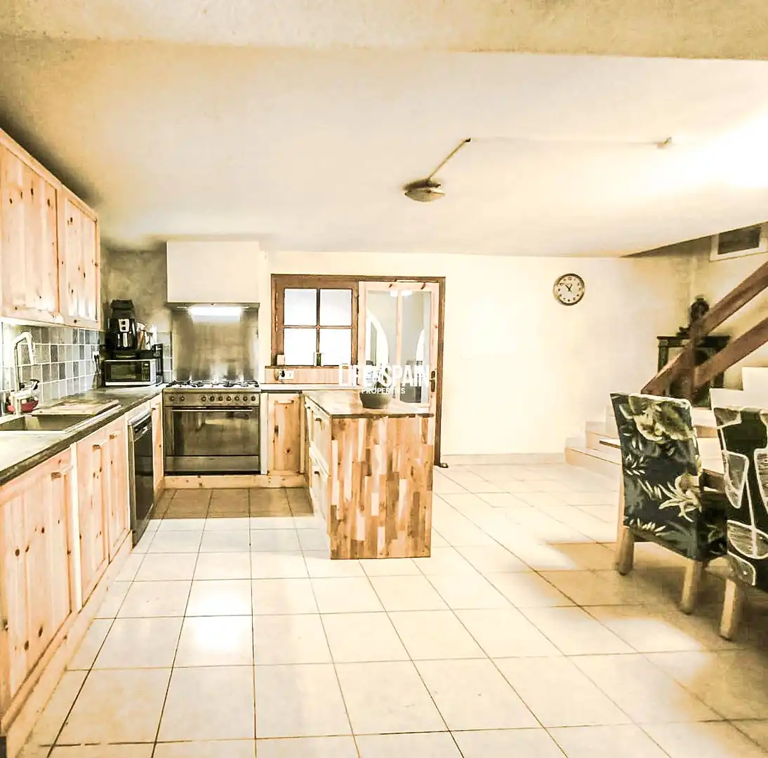 Küche von Country house zum Verkauf in Rasquera mit Klimaanlage, Privatgarten und Terrasse