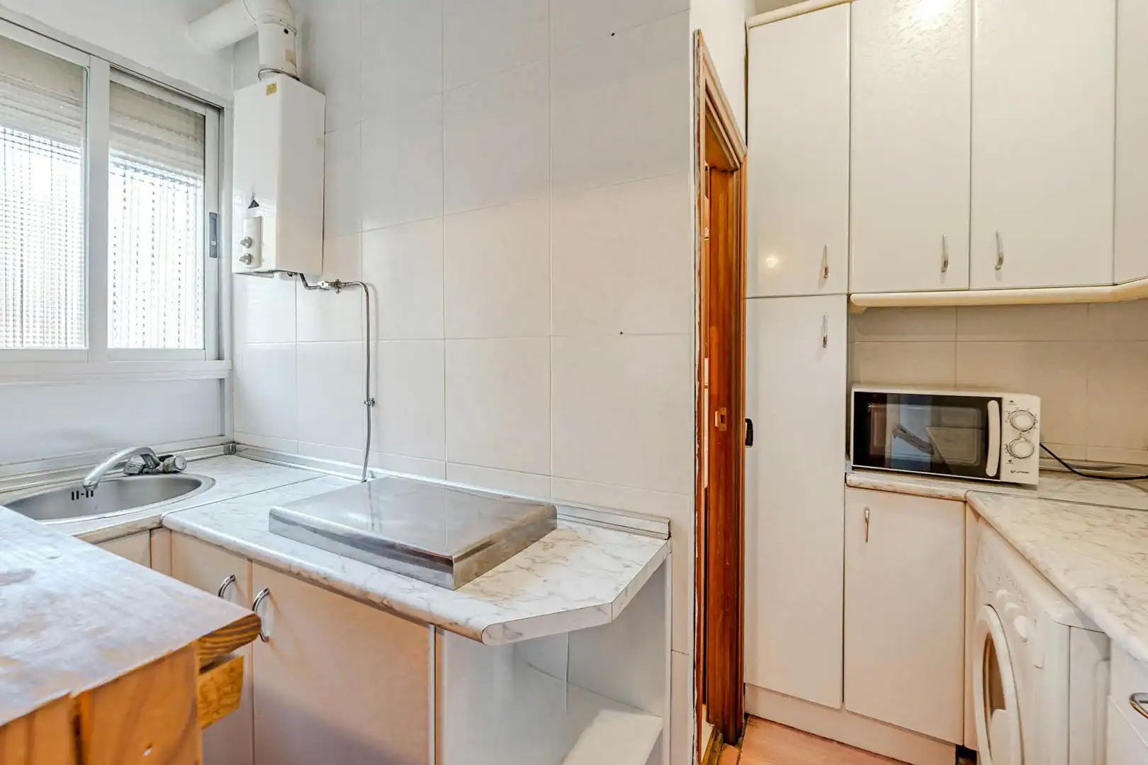 Kitchen of Flat for rent in Madrid  with Air Conditioner, Heating and Furnished