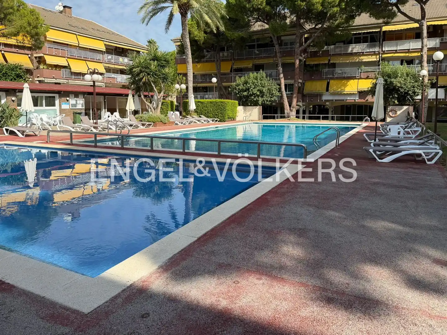 Swimming pool of Flat for rent in Gavà  with Air Conditioner, Heating and Swimming Pool