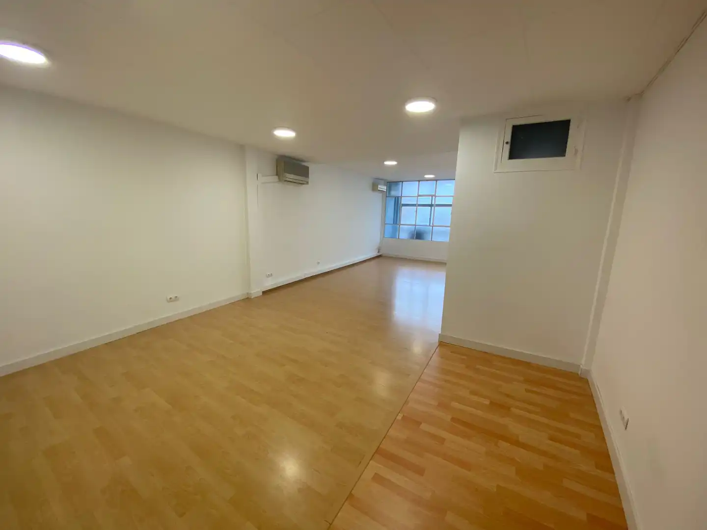 Oficina amb terrassa de lloguer a Carrer Anselm Clavé, imagen 4