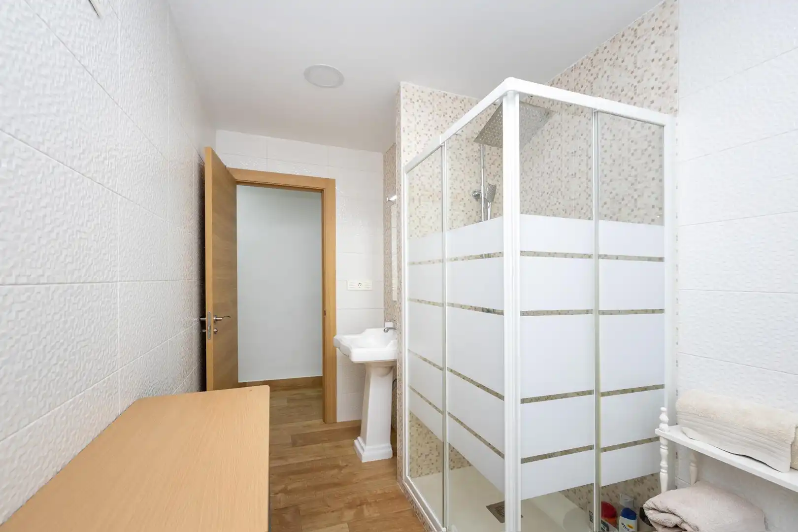 Baño de Piso en venta en Granada con Aire acondicionado, Calefacción y Terraza