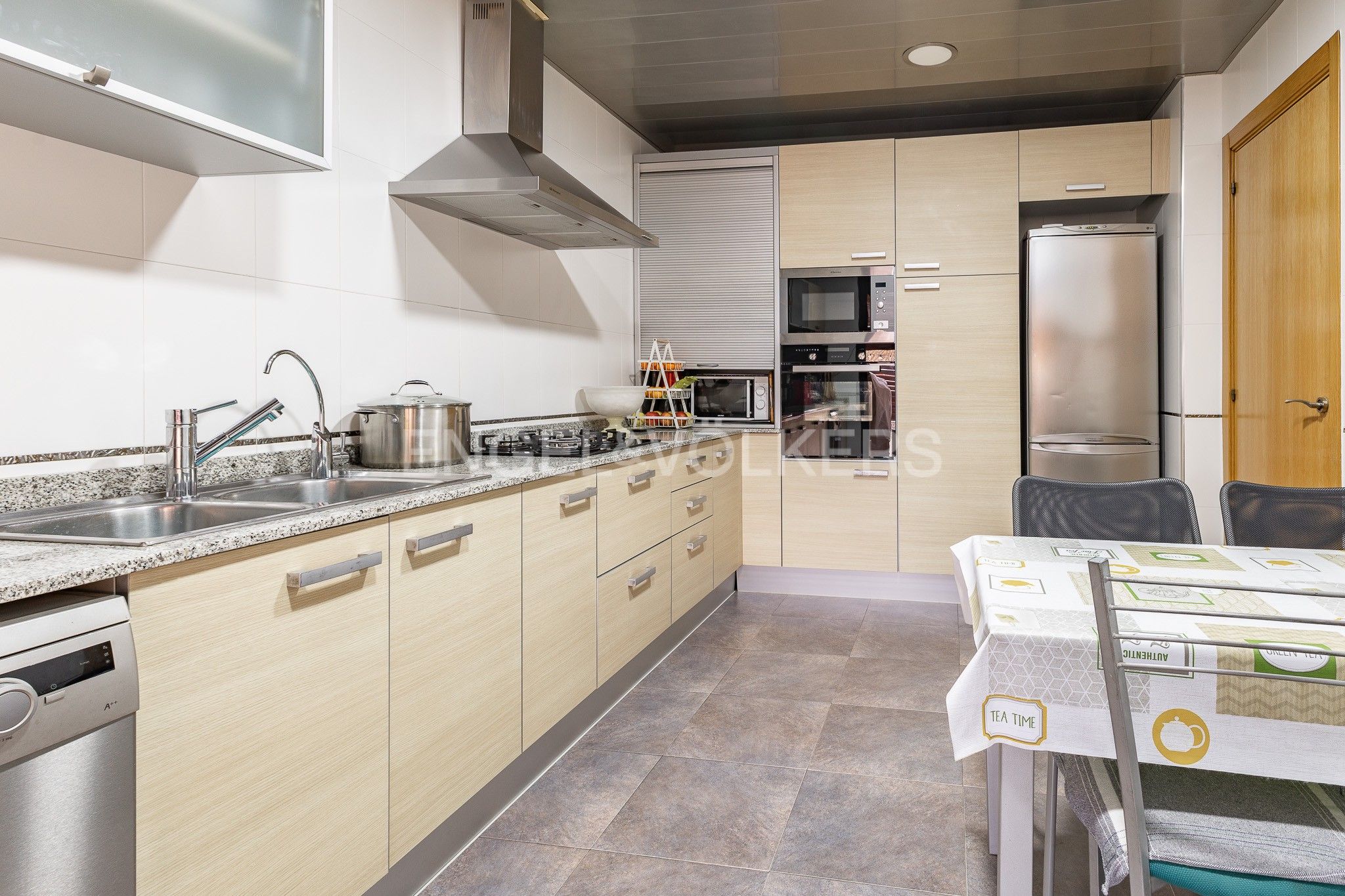 Cuina de Casa adosada en venda en Montmeló amb Calefacció