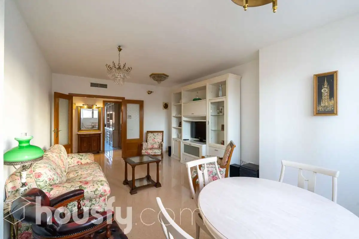 Piso con piscina en venta en Avenida de Bélgica ., imagen 3