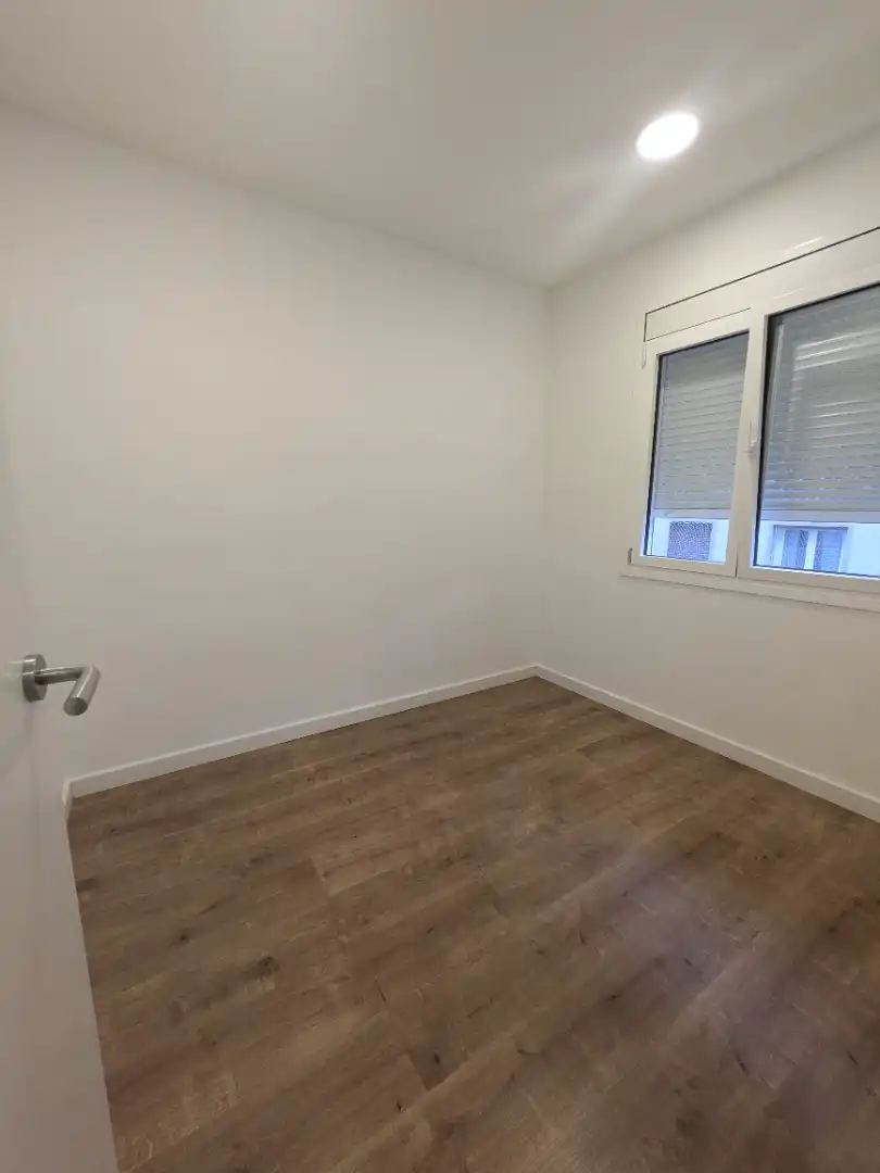 Flat for rent in Carrer de Bonsoms, Sants-Badal