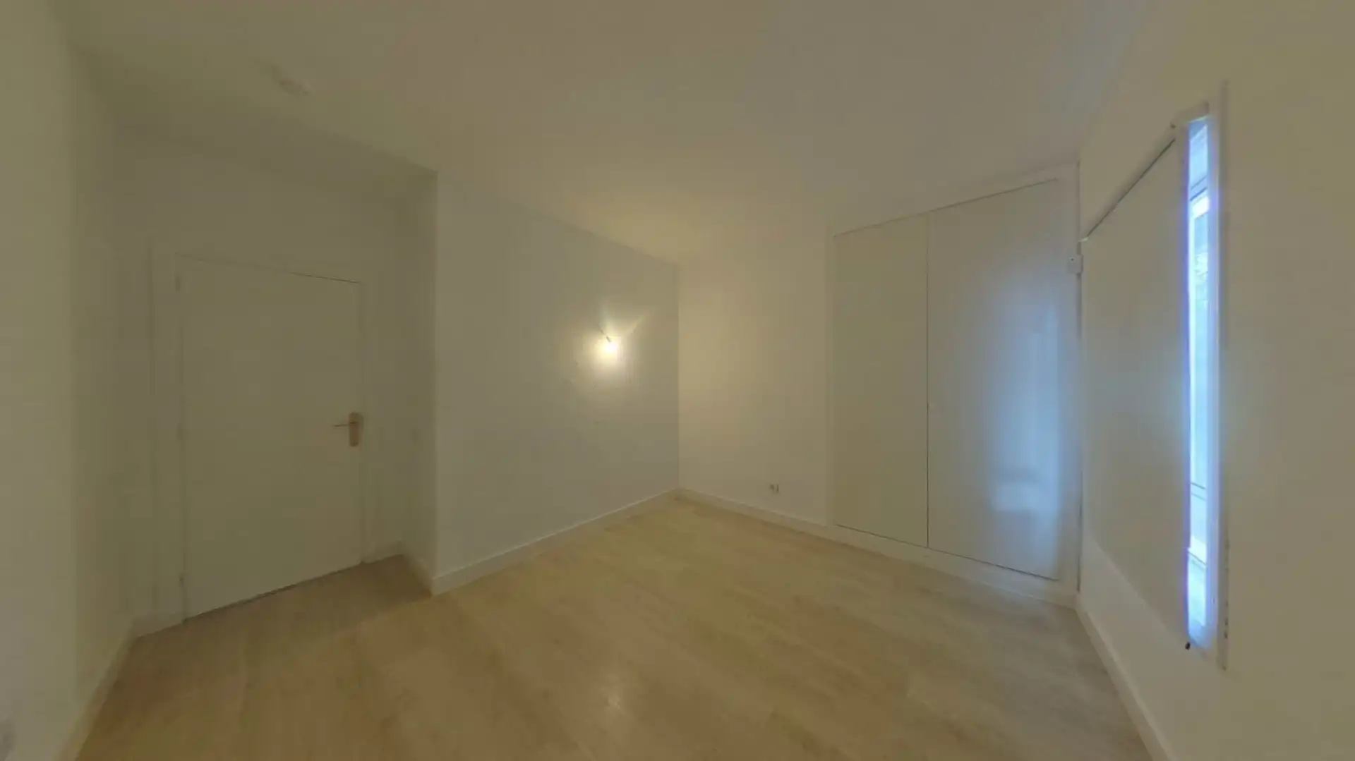 Schlafzimmer von Erdgeschoss zum Verkauf in Arona mit Schwimmbad