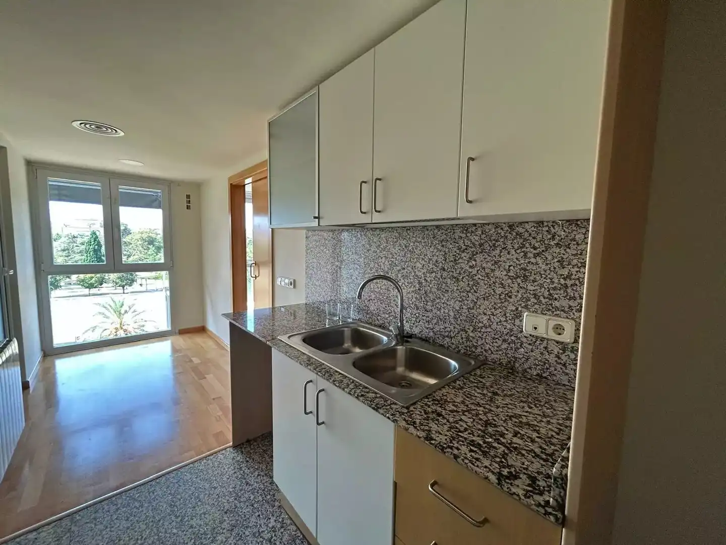Küche von Wohnung zur Miete in Girona mit Klimaanlage, Heizung und Parkett