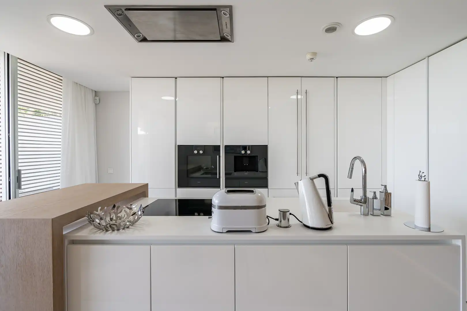 Kitchen of Ground floor for sale in Estepona  with Air Conditioner, Private garden and Terrace