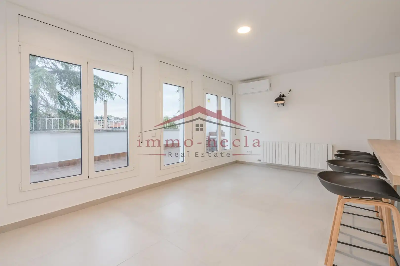 Sala d'estar de Pis en venda en Igualada amb Calefacció, Terrassa i Forn
