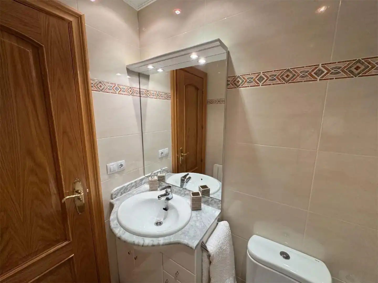 Baño de Piso para compartir en  Logroño con Parquet y Amueblado
