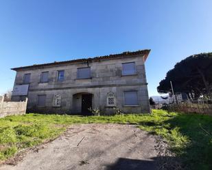 Vista exterior de Casa o xalet en venda en Vigo  amb Jardí privat