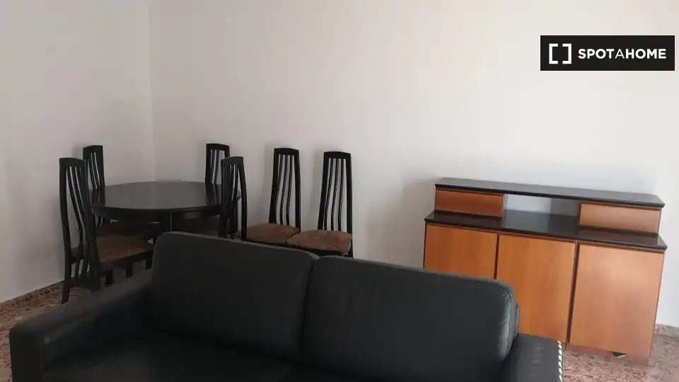 Room in Puente Tocinos