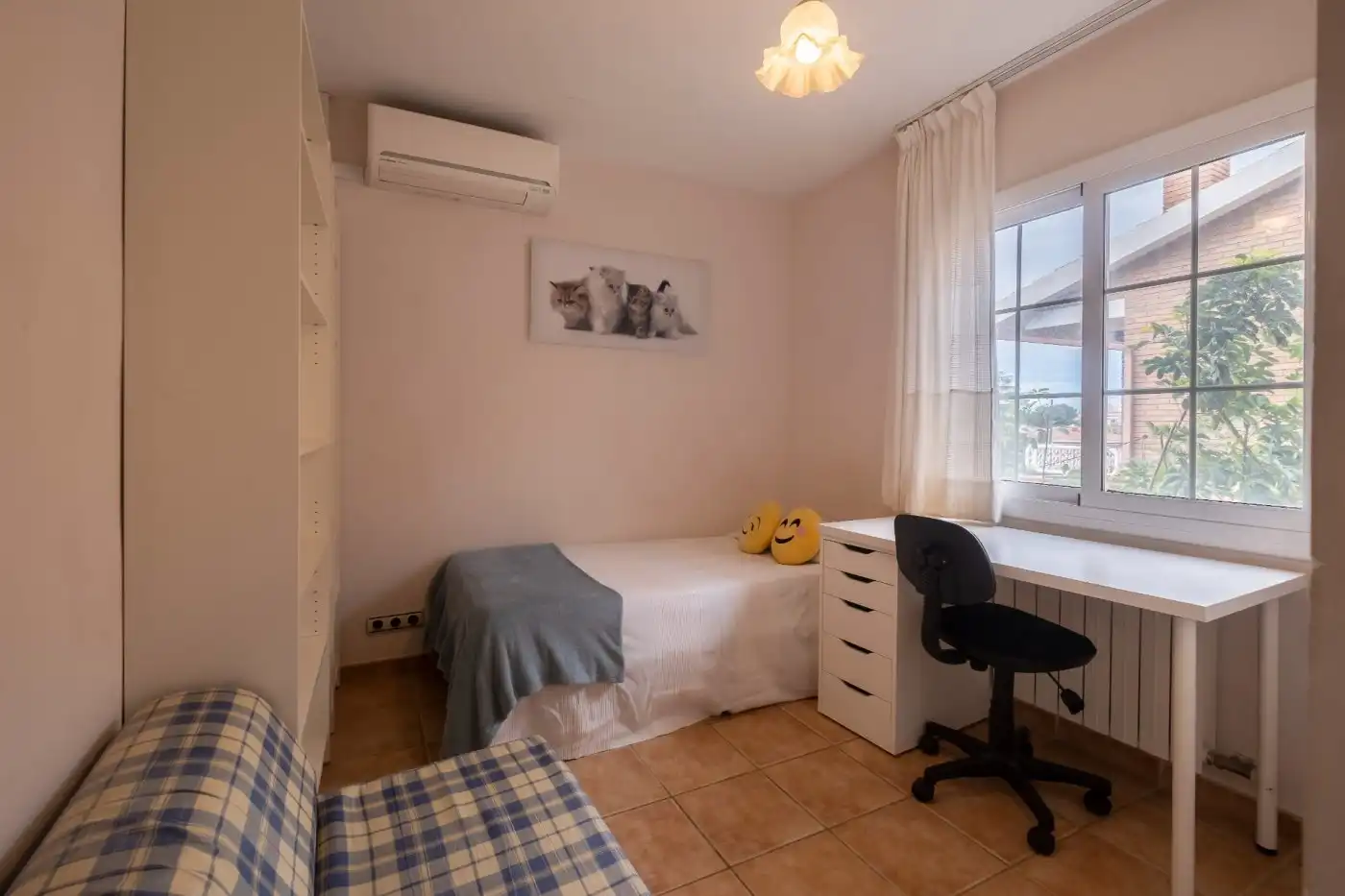 Dormitori de Casa adosada en venda en Salou amb Aire condicionat, Calefacció i Jardí privat