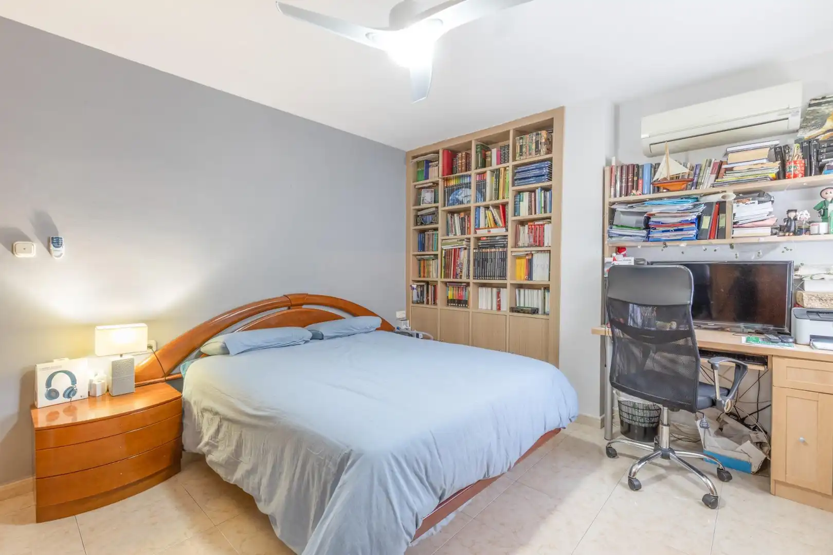 Bedroom of Flat for sale in Granada  with Parquet flooring and Storage room