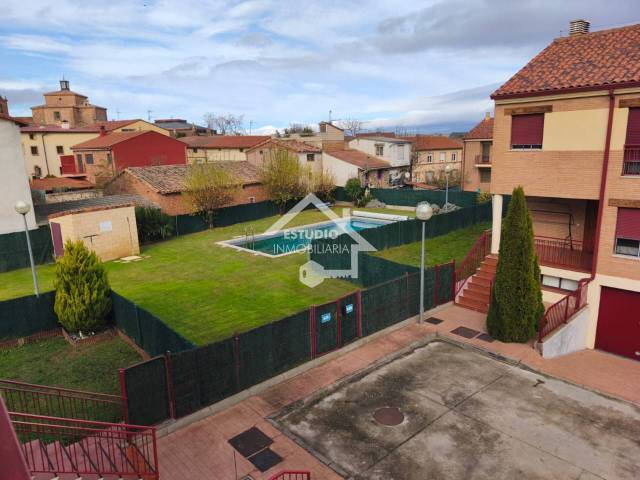 Casa adosada en Venta en Calle Linares en Canillas de Río Tuerto