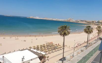 Exterior view of Apartment to rent in  Cádiz Capital  with Air Conditioner, Heating and Parquet flooring