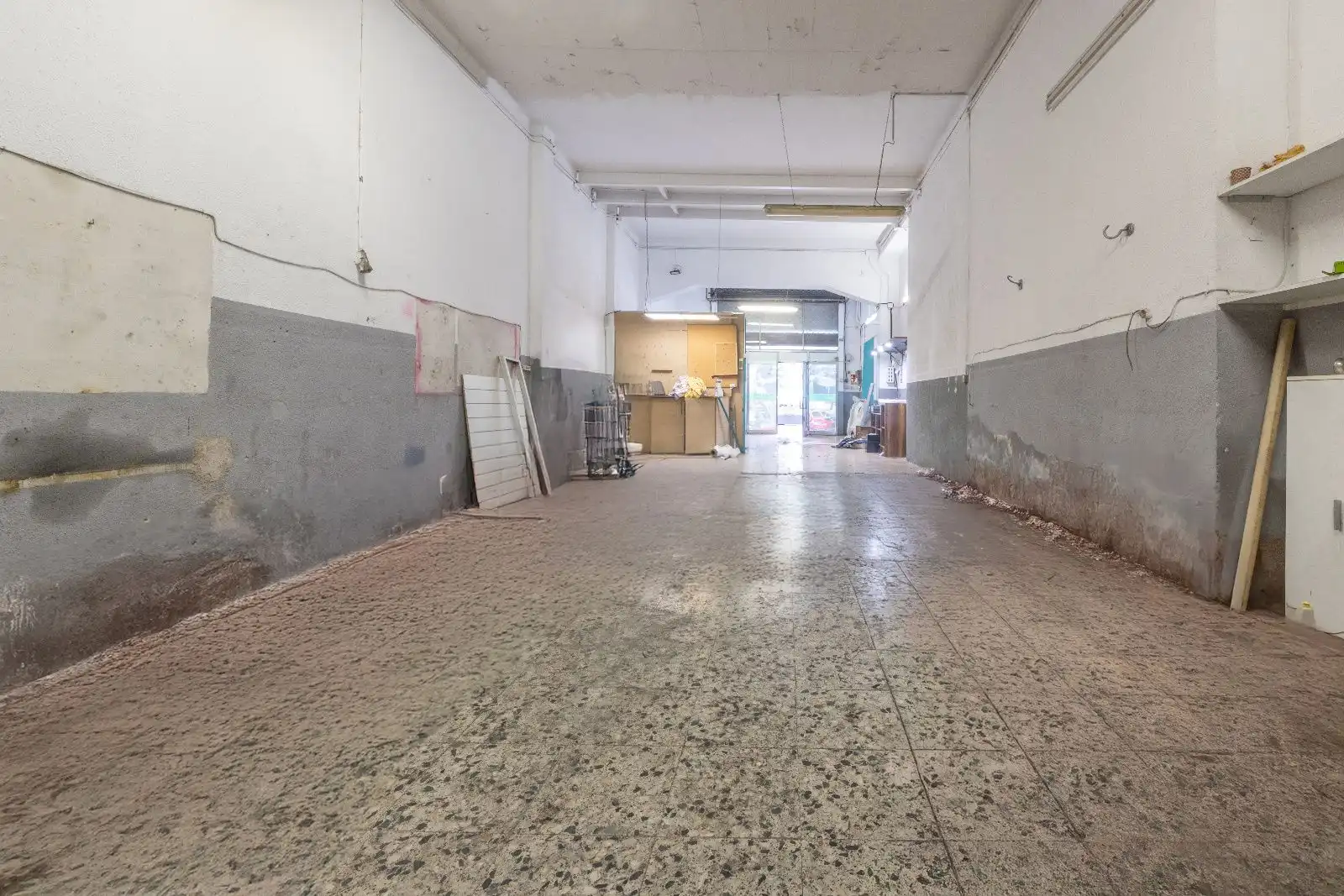 Local comercial en venda a Reial 44, imagen 2
