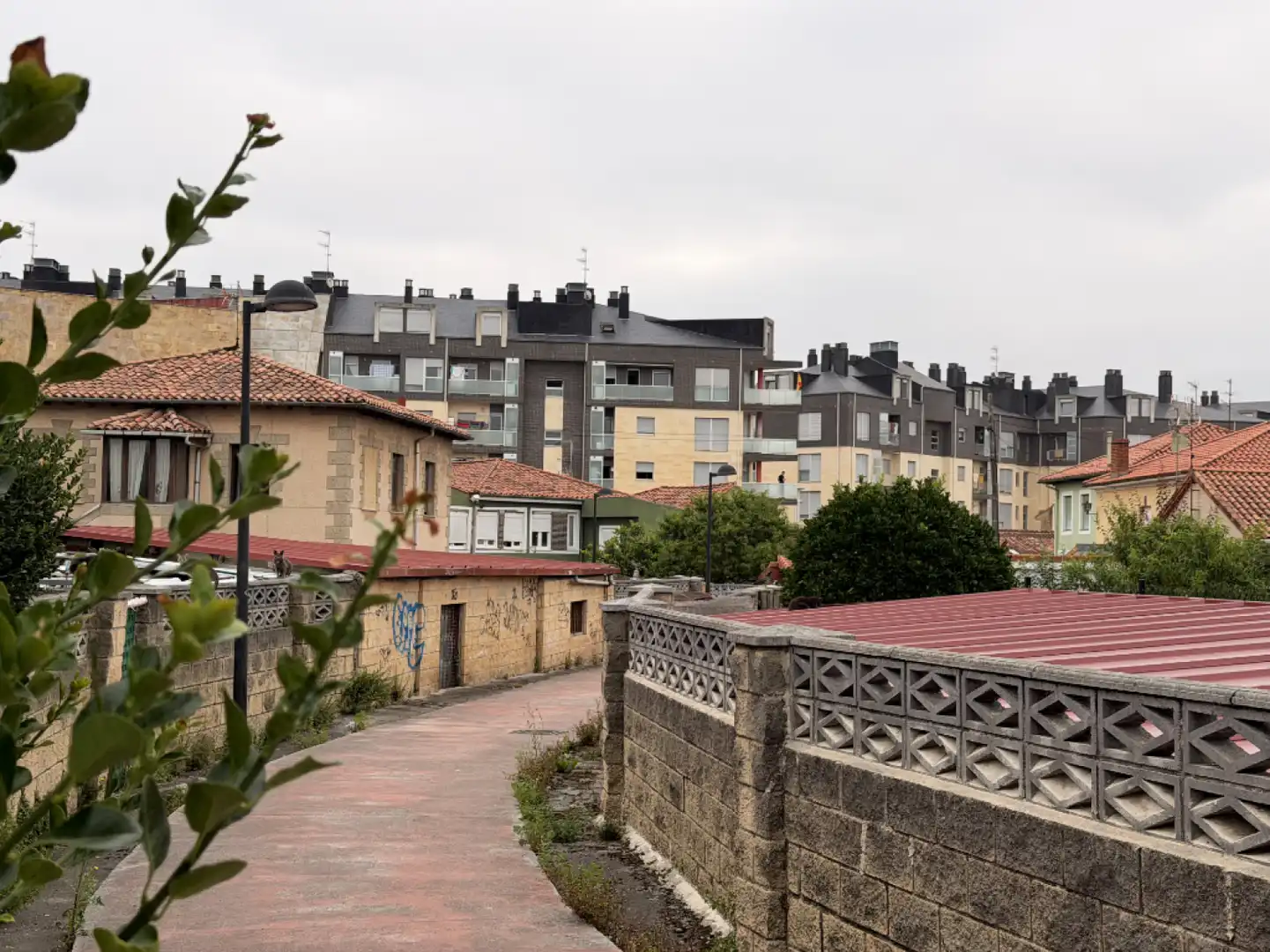 Vista exterior de Residencial en venta en Torrelavega 
