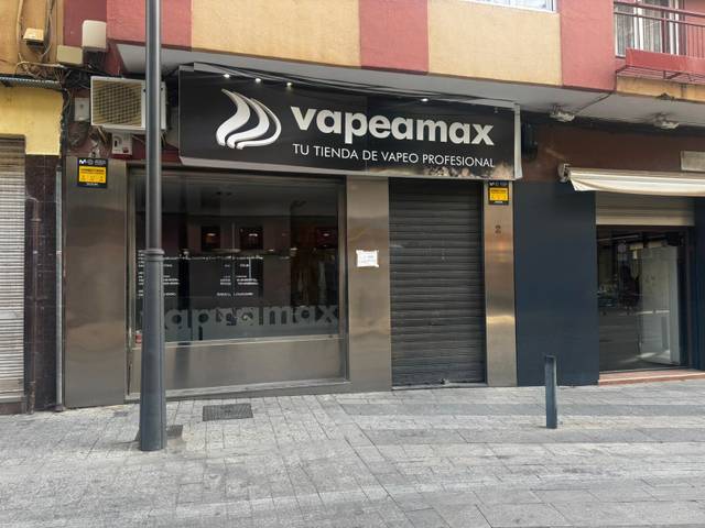 Local comercial en Alquiler en Calle Manuel de Falla en Norte