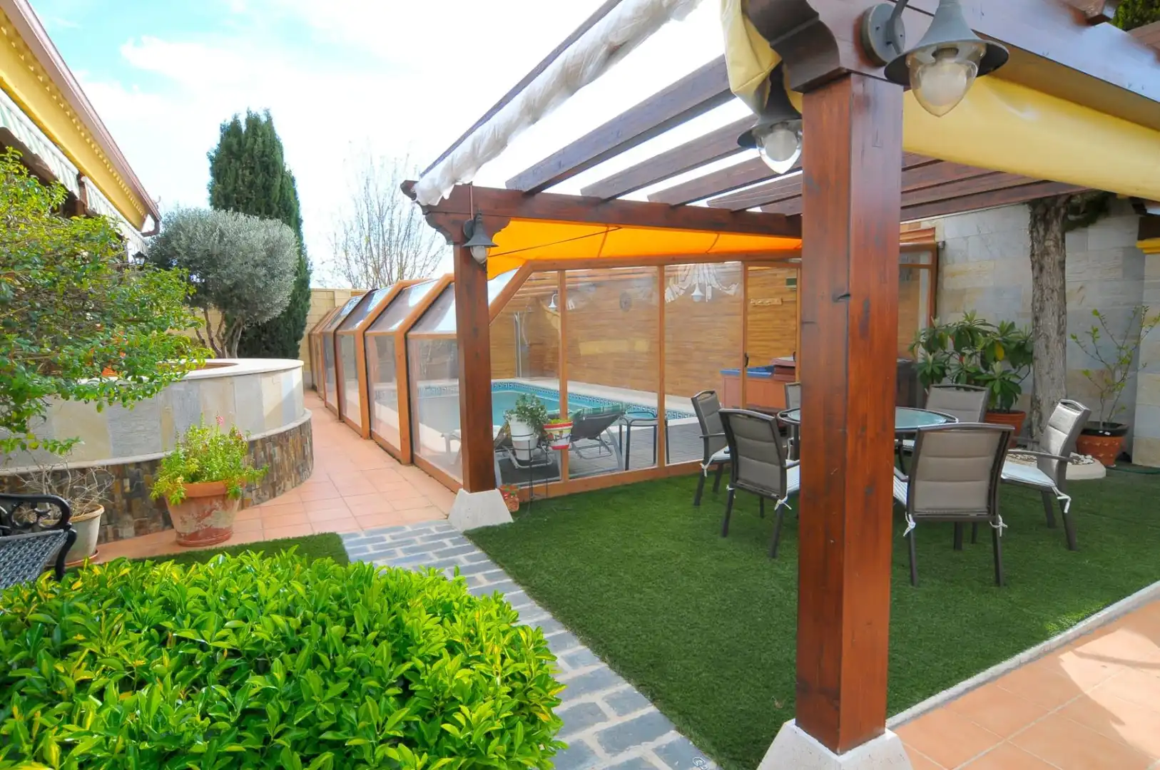 Terrassa de Casa o xalet en venda en Valdepeñas amb Terrassa, Piscina i Moblat
