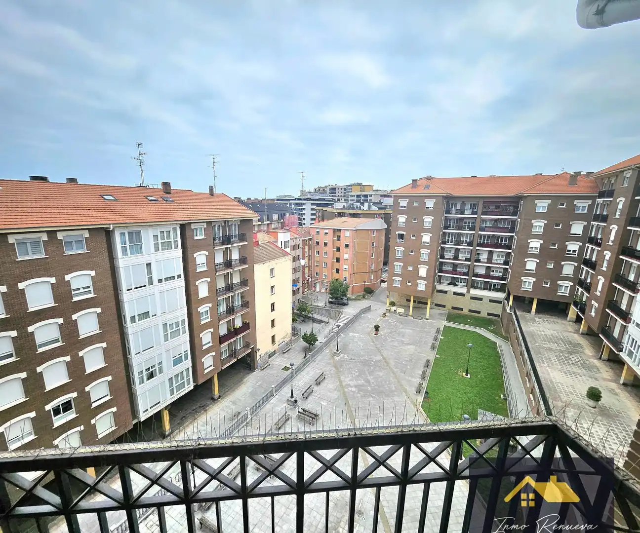 Vista exterior de Ático en venta en Santurtzi  con Calefacción, Trastero y Balcón