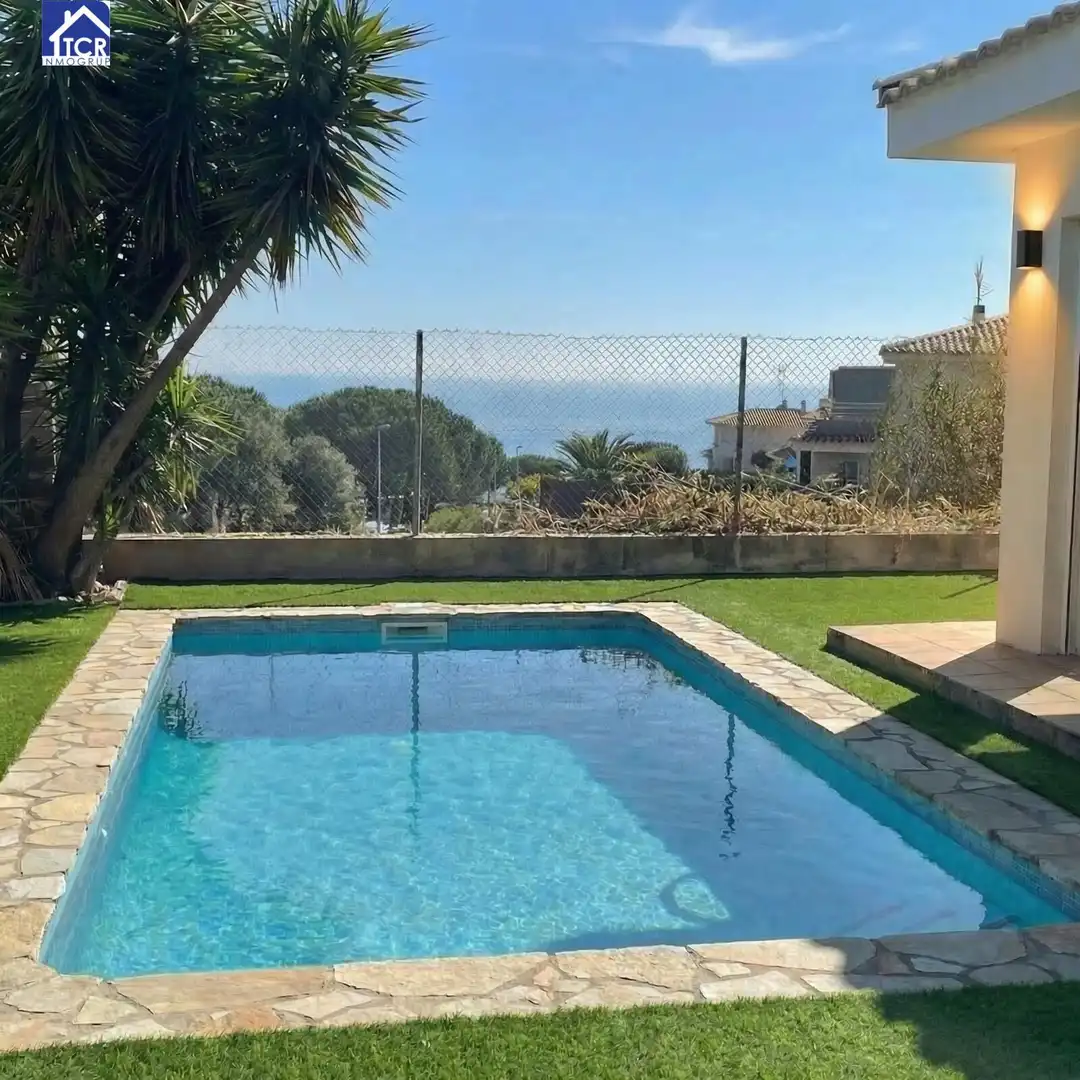 Piscina de Casa o chalet en venta en Sant Pol de Mar con Calefacción, Jardín privado y Terraza
