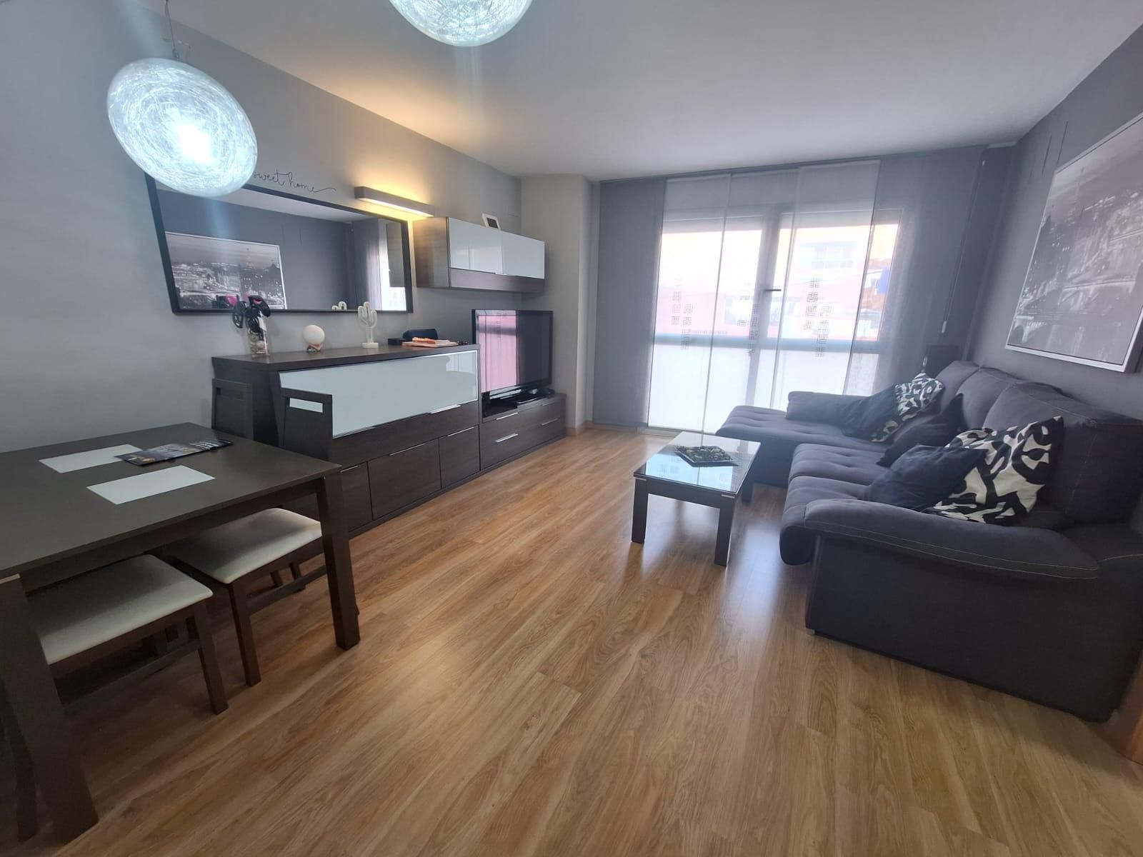 Living room of Single-family semi-detached for sale in Sabadell  with Air Conditioner, Heating and Terrace