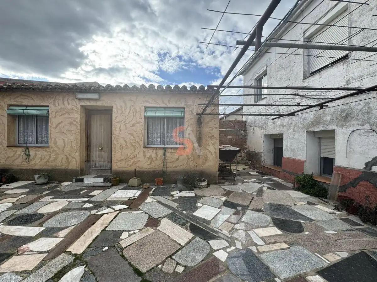 Vista exterior de Casa o xalet en venda en Renedo de Esgueva amb Calefacció