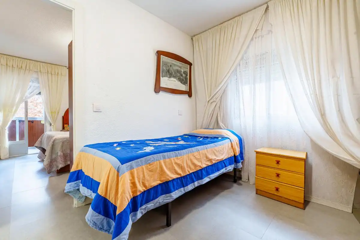 Bedroom of Flat for sale in Fuenlabrada  with Air Conditioner, Heating and Terrace