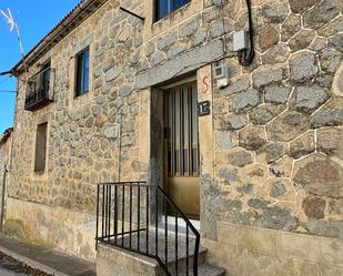 Vista exterior de Finca rústica en venda en Villacastín amb Piscina