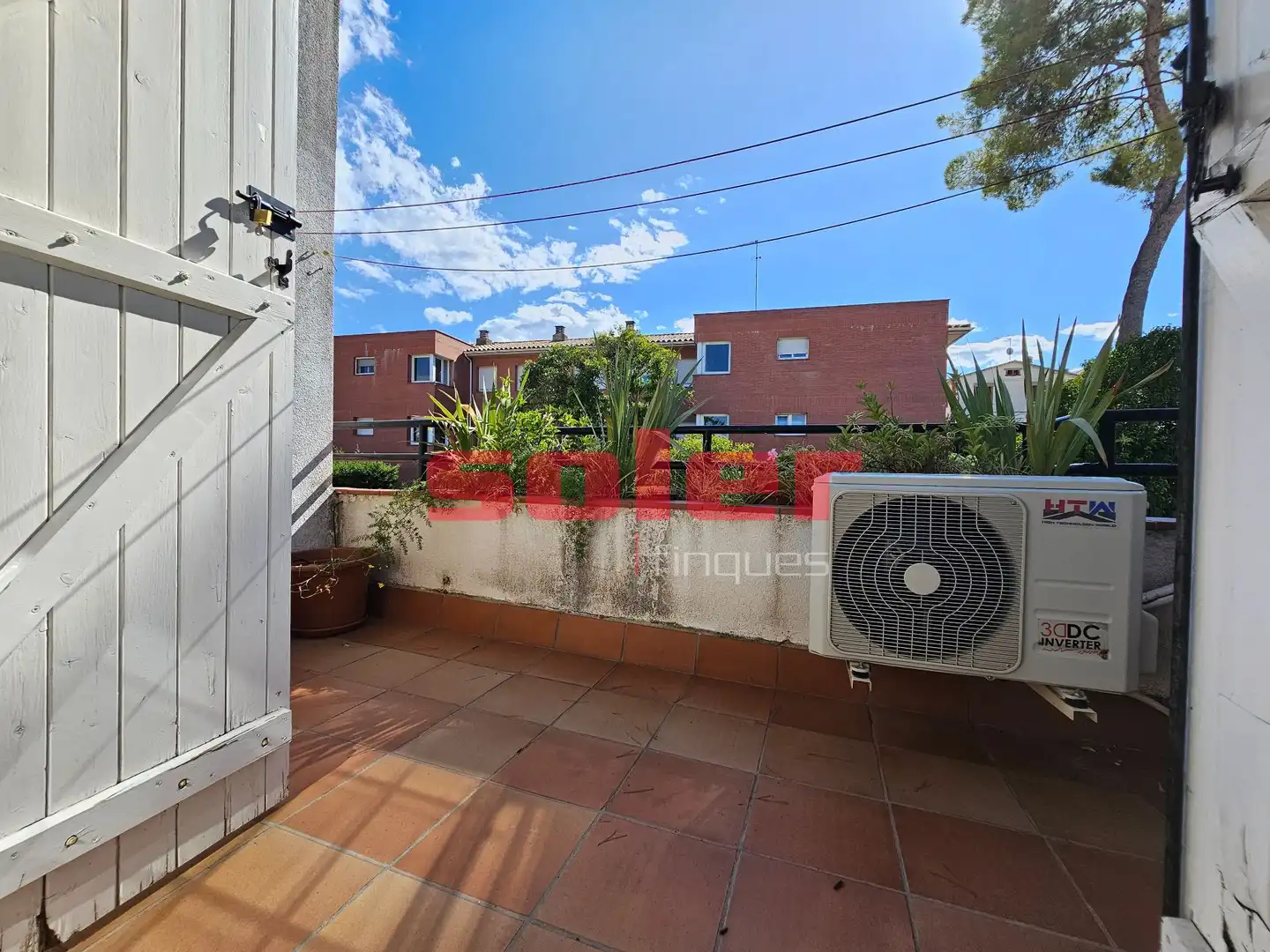 Exterior view of Detached homes for sale in Sant Cugat del Vallès  with Air Conditioner, Heating and Private garden