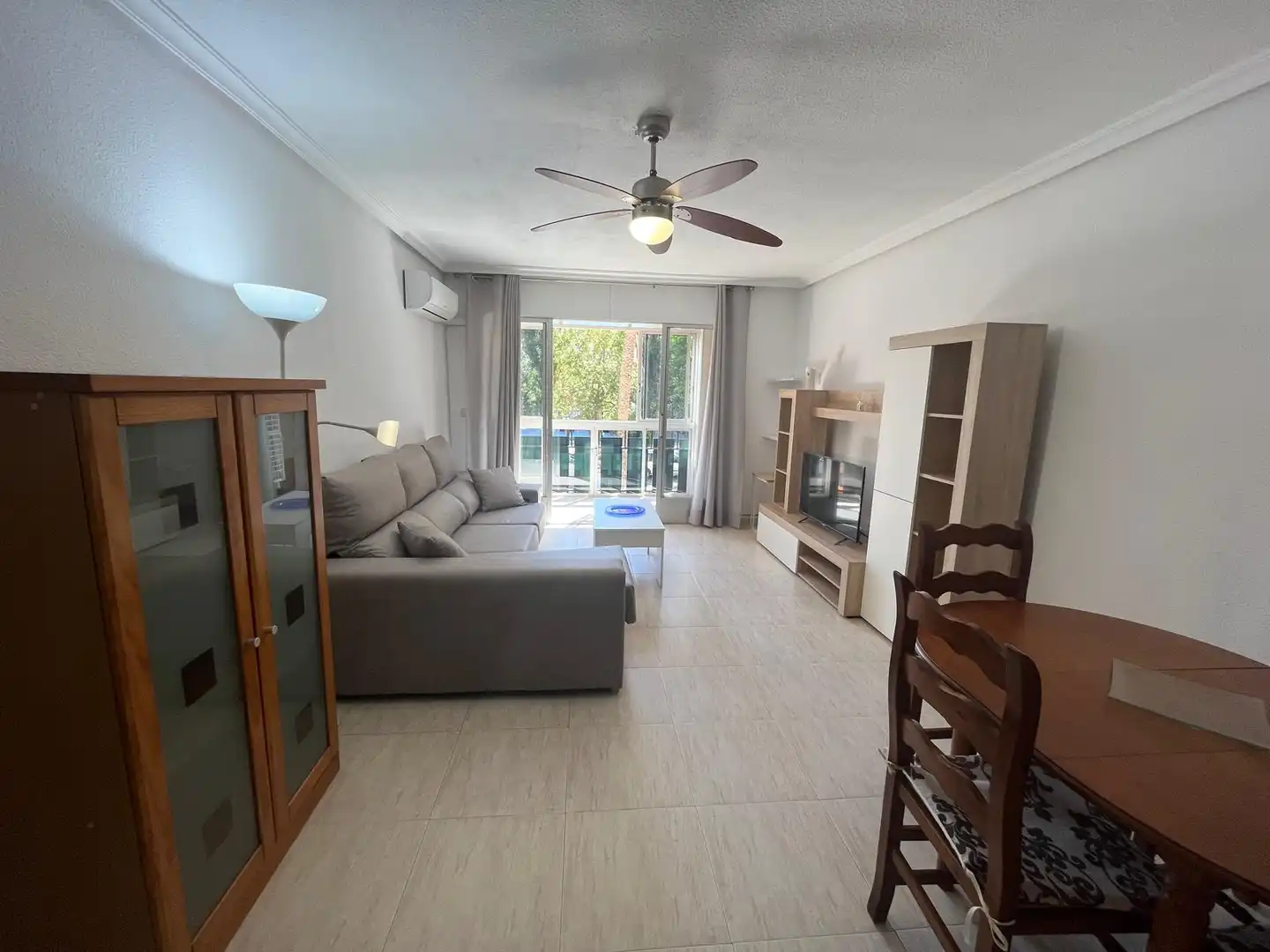 Living room of Flat for rent in Cartagena  with Air Conditioner, Furnished and Balcony