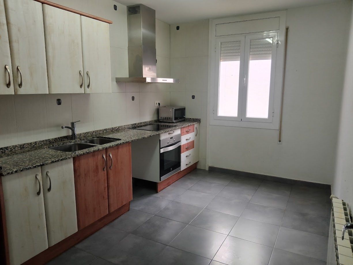 Küche von Wohnung zum verkauf in Binéfar mit Heizung, Terrasse und Abstellraum