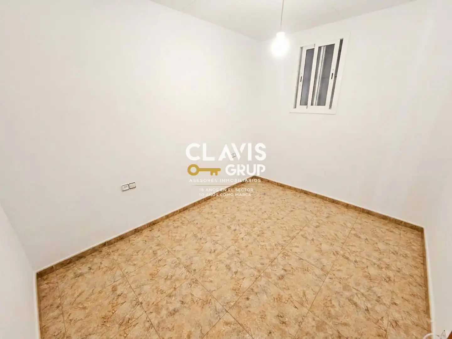 Flat for sale in Barcelona  with Private garden, Terrace and Oven