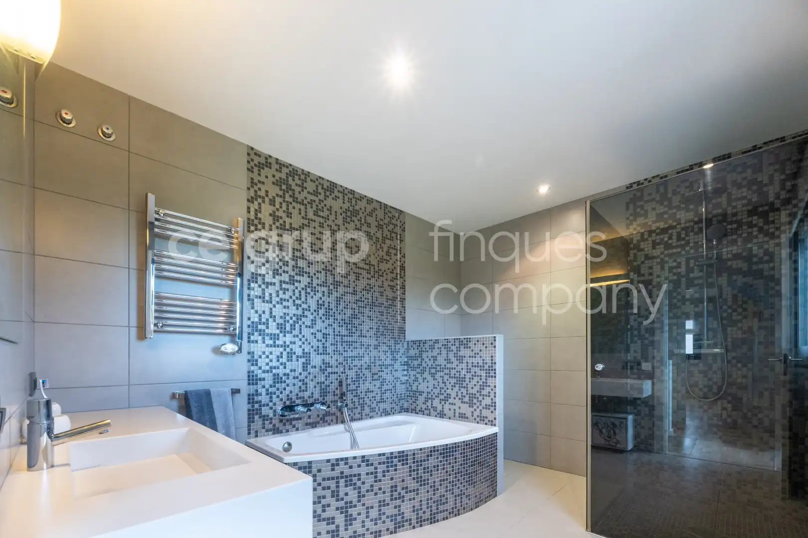 Badezimmer von Haus oder Chalet zum Verkauf in Vilobí d'Onyar mit Heizung und Terrasse