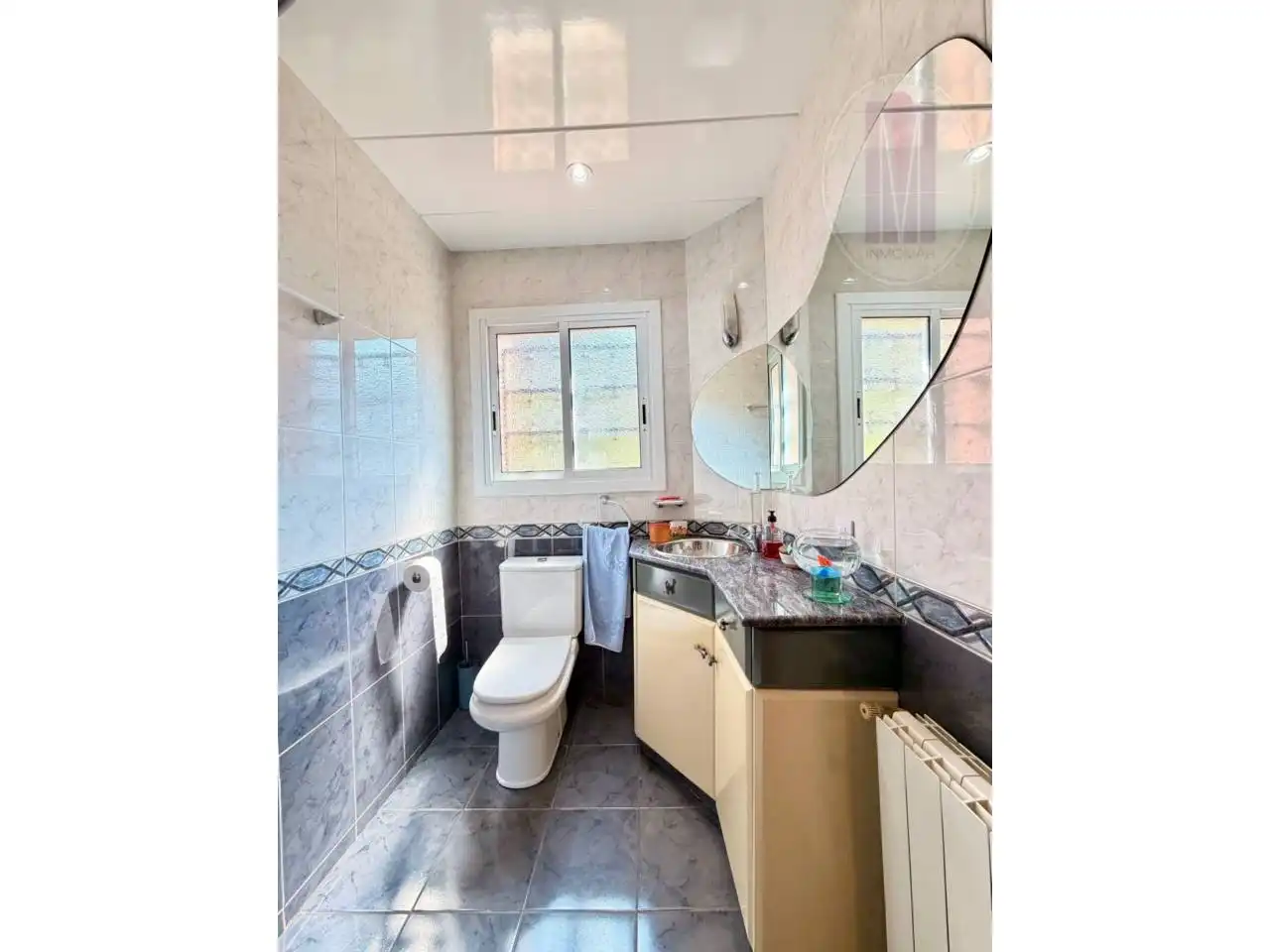Baño de Casa adosada en venta en Sitges con Aire acondicionado, Calefacción y Jardín privado