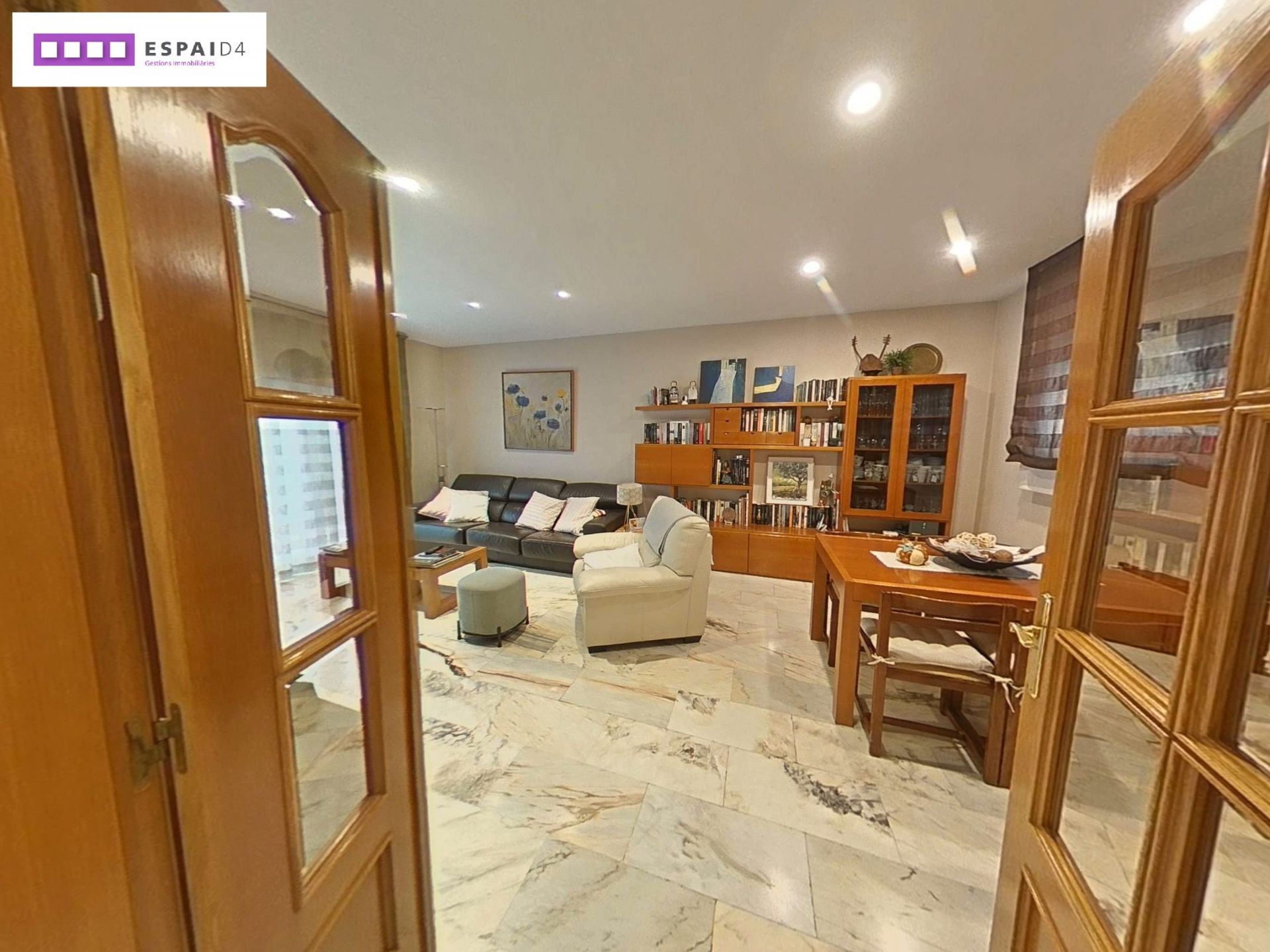 Sala d'estar de Casa adosada en venda en Ripollet amb Aire condicionat, Calefacció i Terrassa