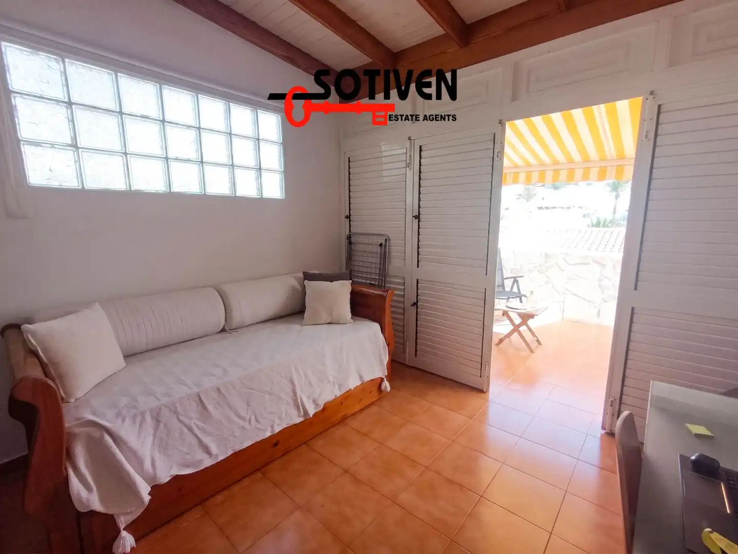 Dormitori de Apartament de lloguer en Adeje amb Terrassa i Piscina comunitària