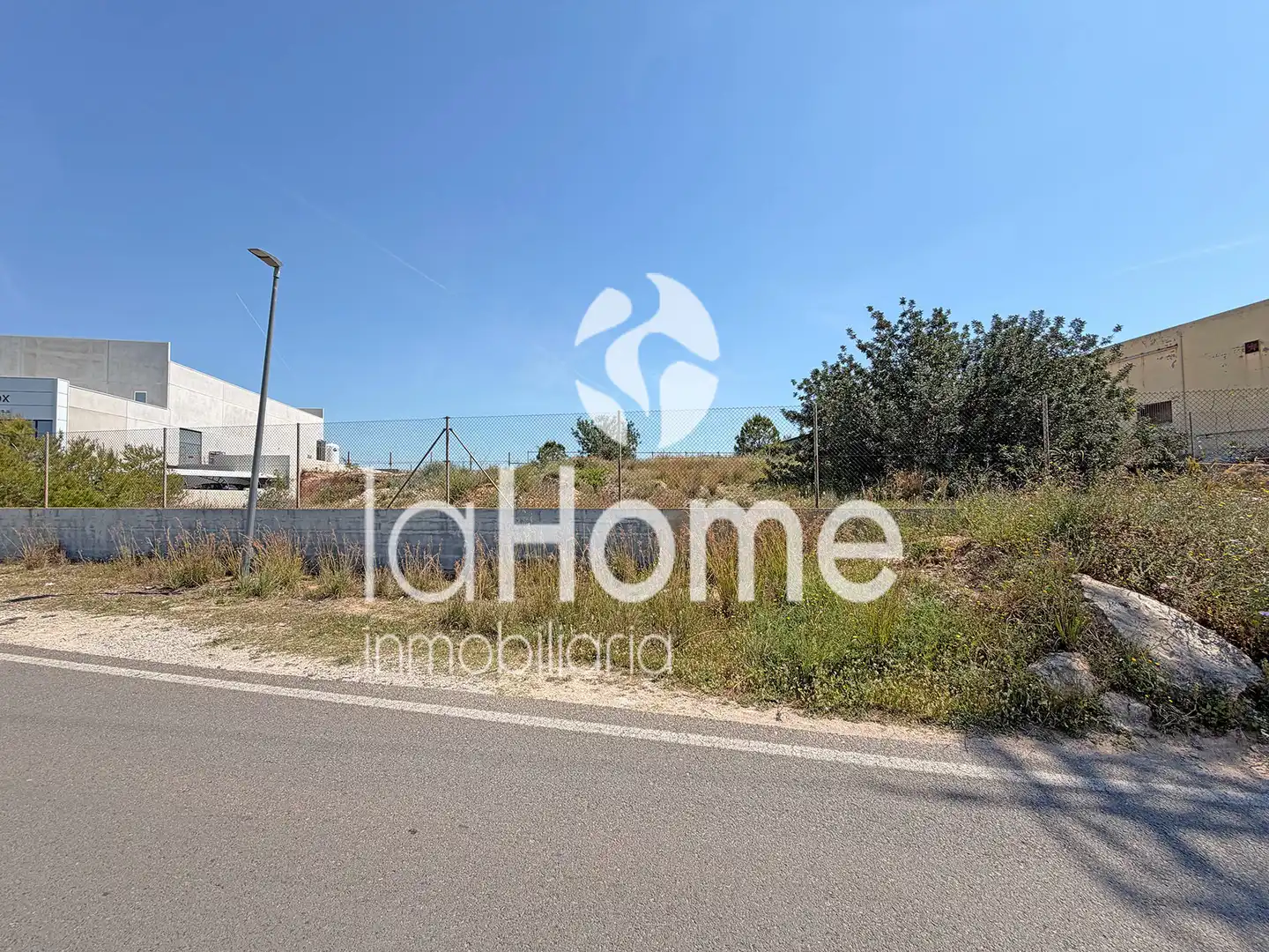 Terreno industrial en venta en Moncada