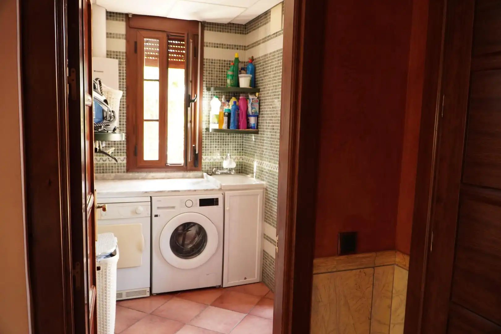 Cuina de Casa o xalet en venda en Dos Hermanas amb Aire condicionat, Calefacció i Jardí privat