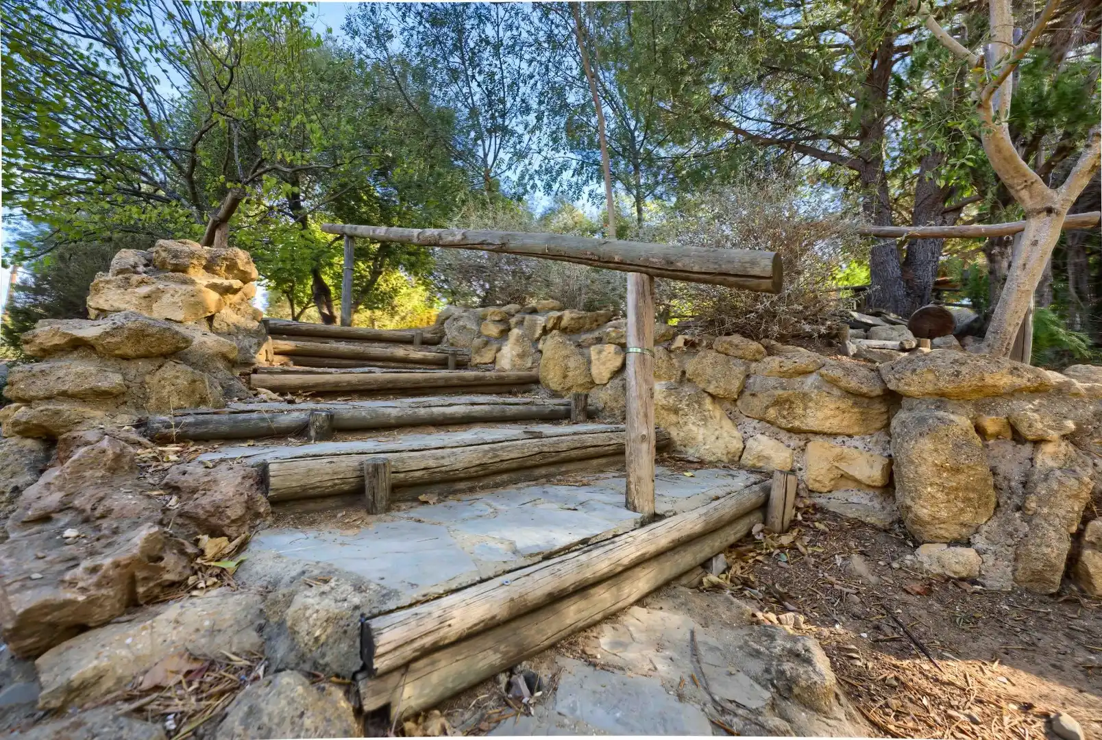 Jardín de Casa o chalet en venta en Sanlúcar la Mayor con Aire acondicionado, Jardín privado y Trastero