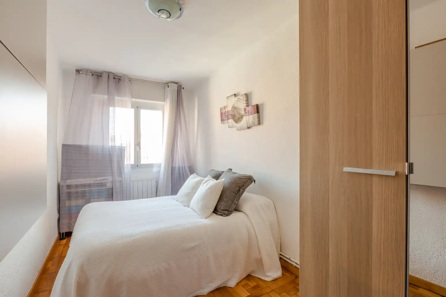 Bedroom of Flat for sale in  Pamplona / Iruña  with Heating, Parquet flooring and Balcony