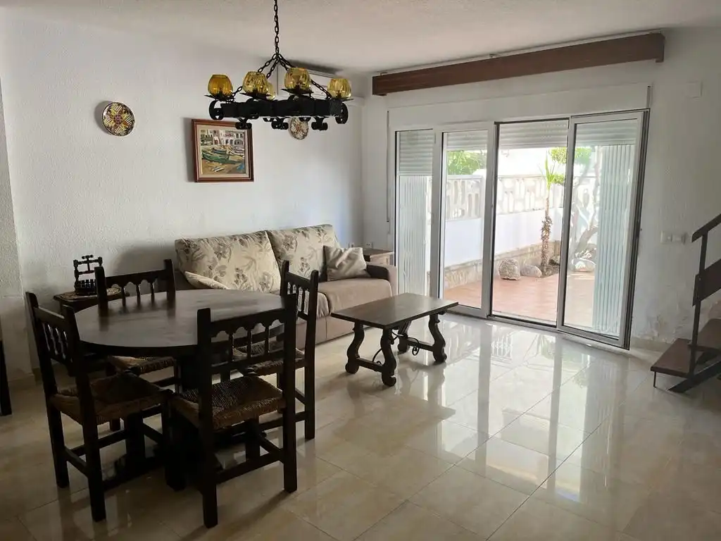 Sala d'estar de Casa adosada en venda en Peñíscola / Peníscola amb Aire condicionat