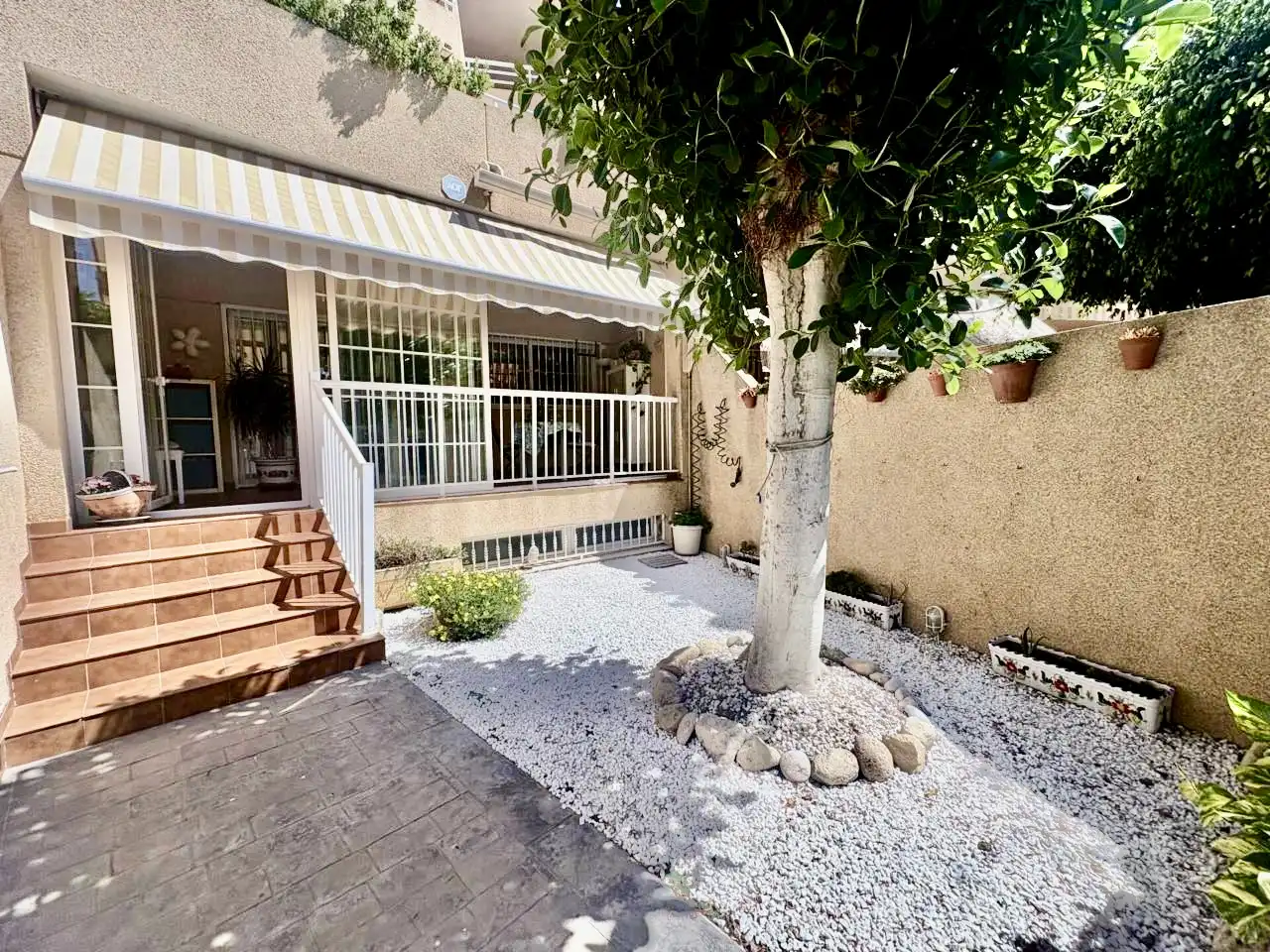 Jardín de Casa adosada en venta en Alicante / Alacant con Aire acondicionado, Jardín privado y Terraza