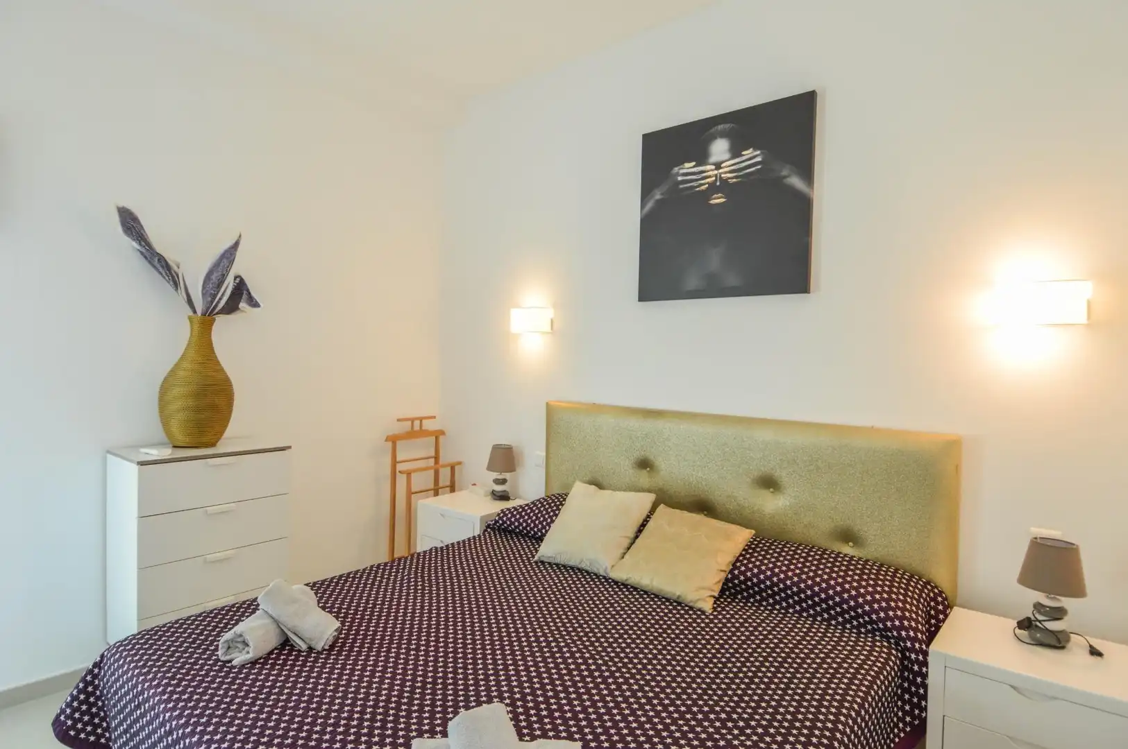 Schlafzimmer von Dachboden zum Verkauf in Mogán mit Klimaanlage, Terrasse und Balkon
