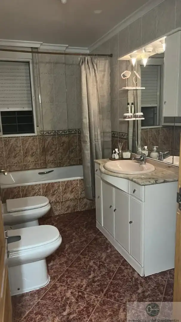 Baño de Apartamento en venta en Lorca con Aire acondicionado, Terraza y Trastero