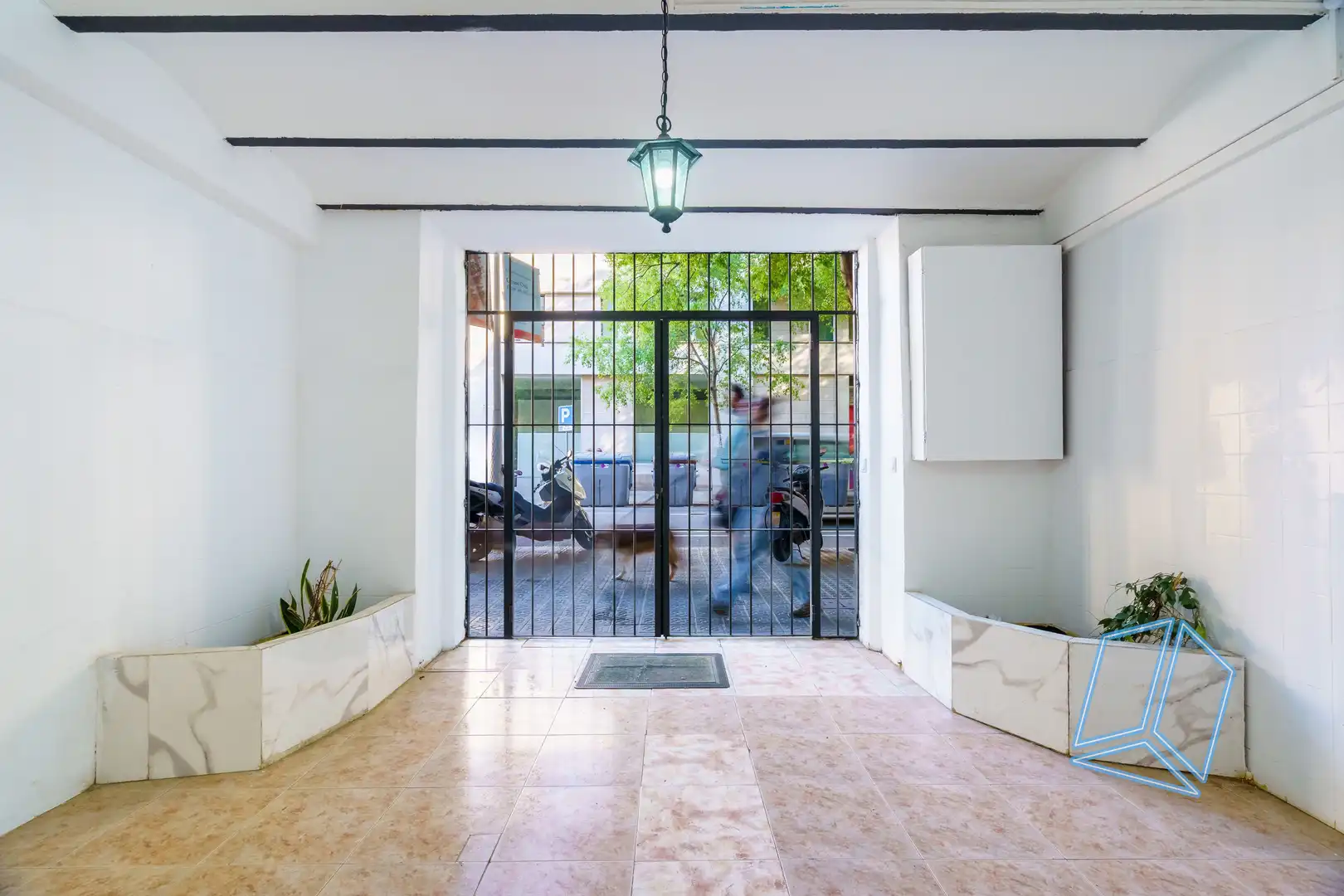 Erdgeschoss zum Verkauf in Barcelona mit Terrasse